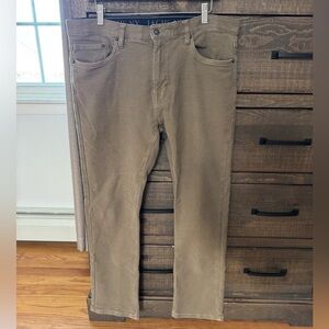 Classic Men's Khaki Cotton Chinos - Tan
